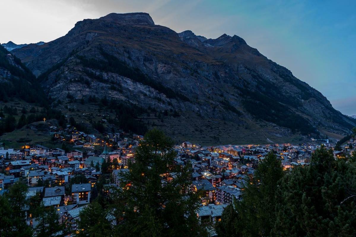Legendaer Zermatt Aparthotel ภายนอก รูปภาพ